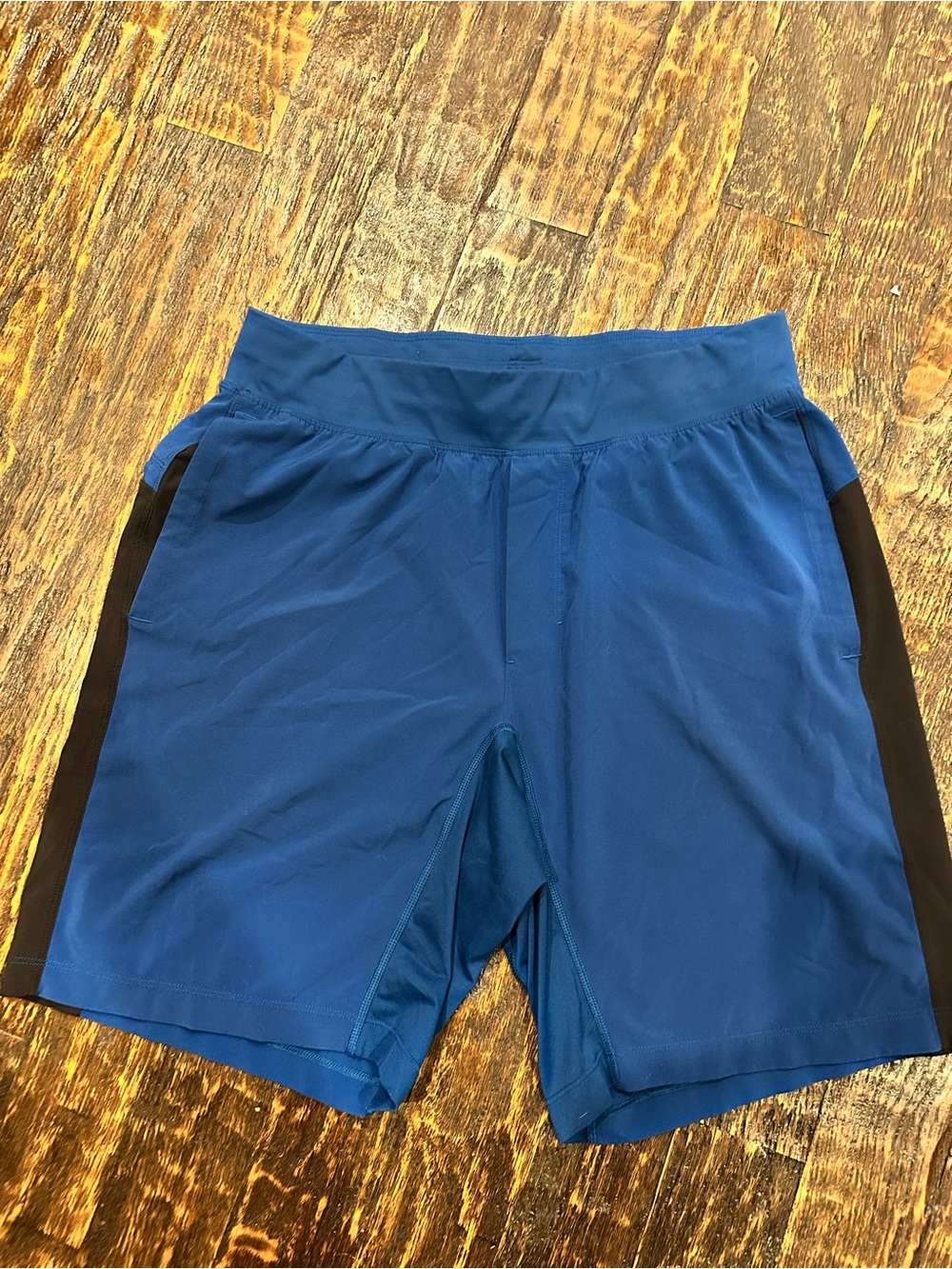 Men's Lululemon Blue Athletic Training Shorts with Black Side Panels